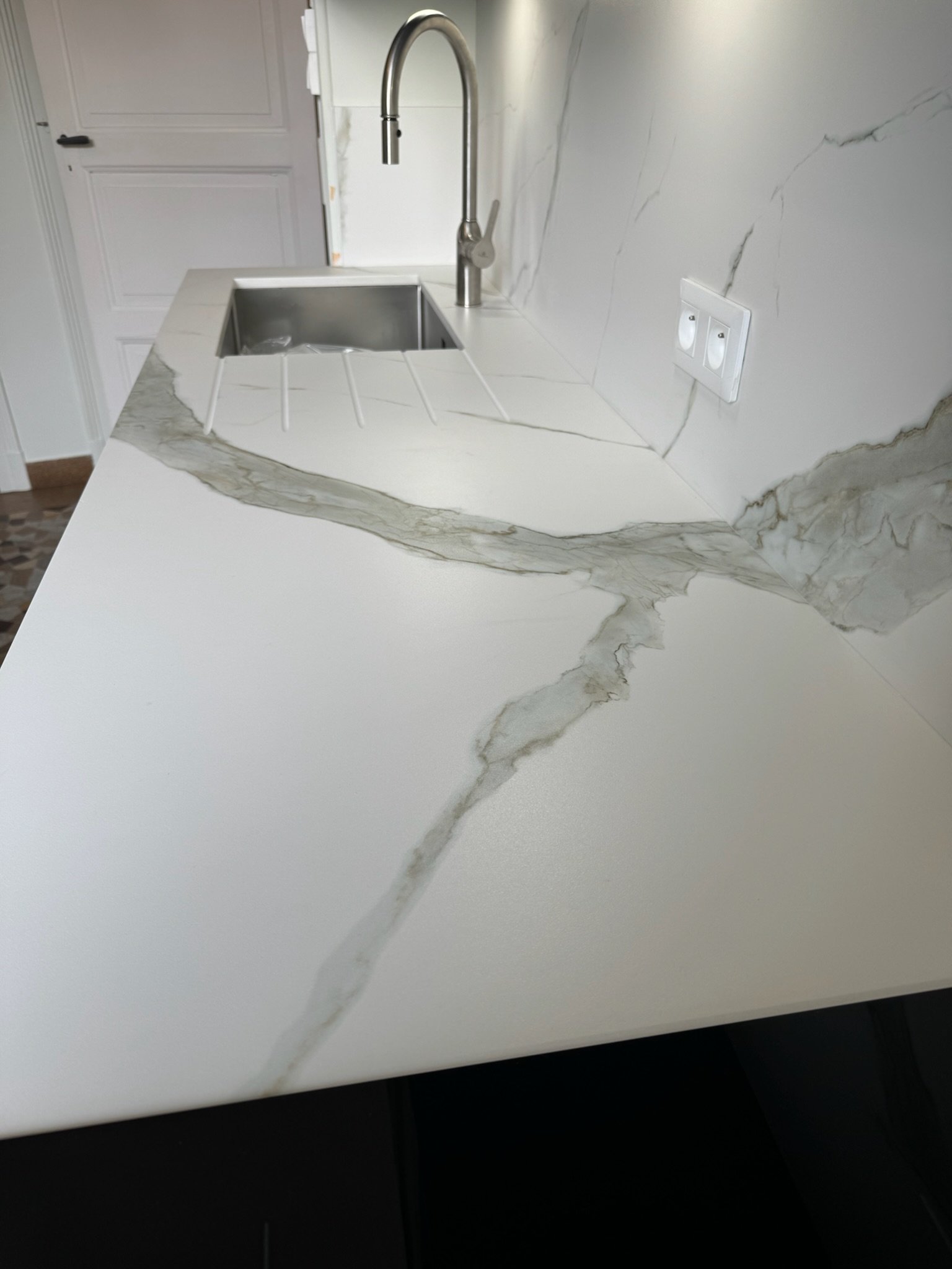 evier habillage mural granit marbre dekton clermont ferrand auvergne